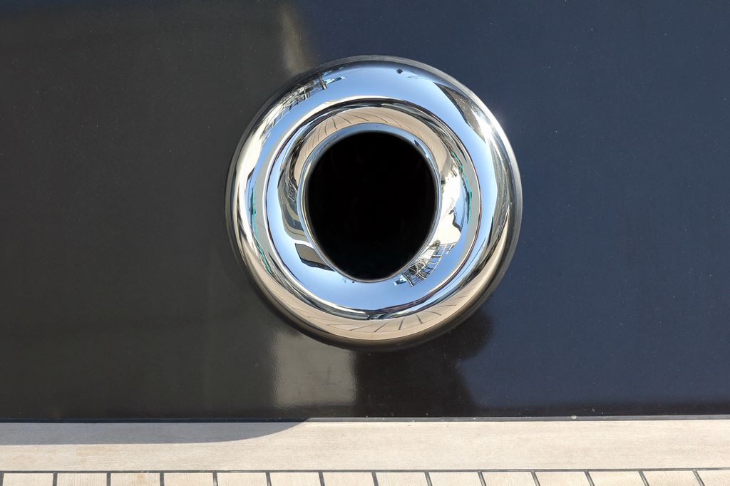 rocky bollard_04 - 1K JPEG