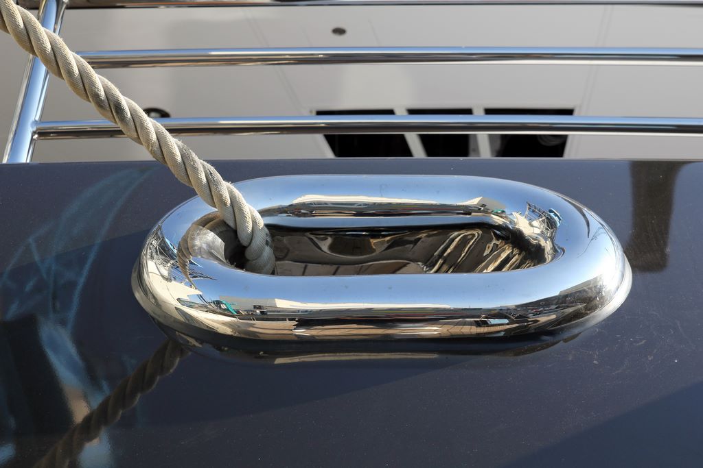 rocky bollard_06 - 1K JPEG